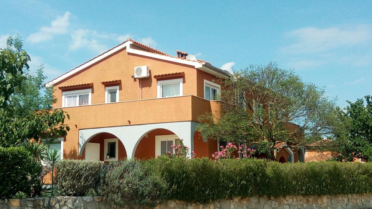 Apartman Perci Vrh Tar-Vabriga ภายนอก รูปภาพ